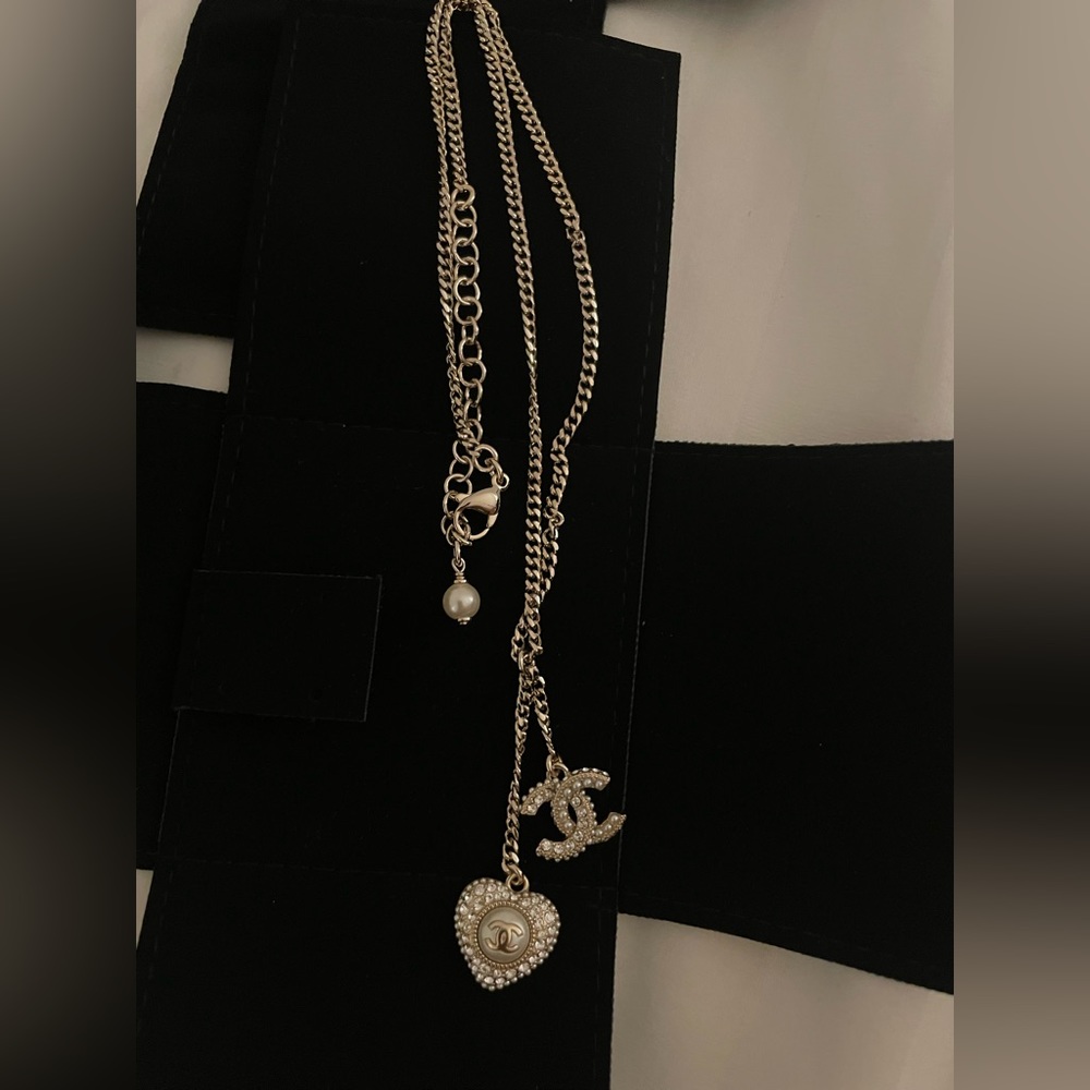 COPY - chanel pearl heart necklace